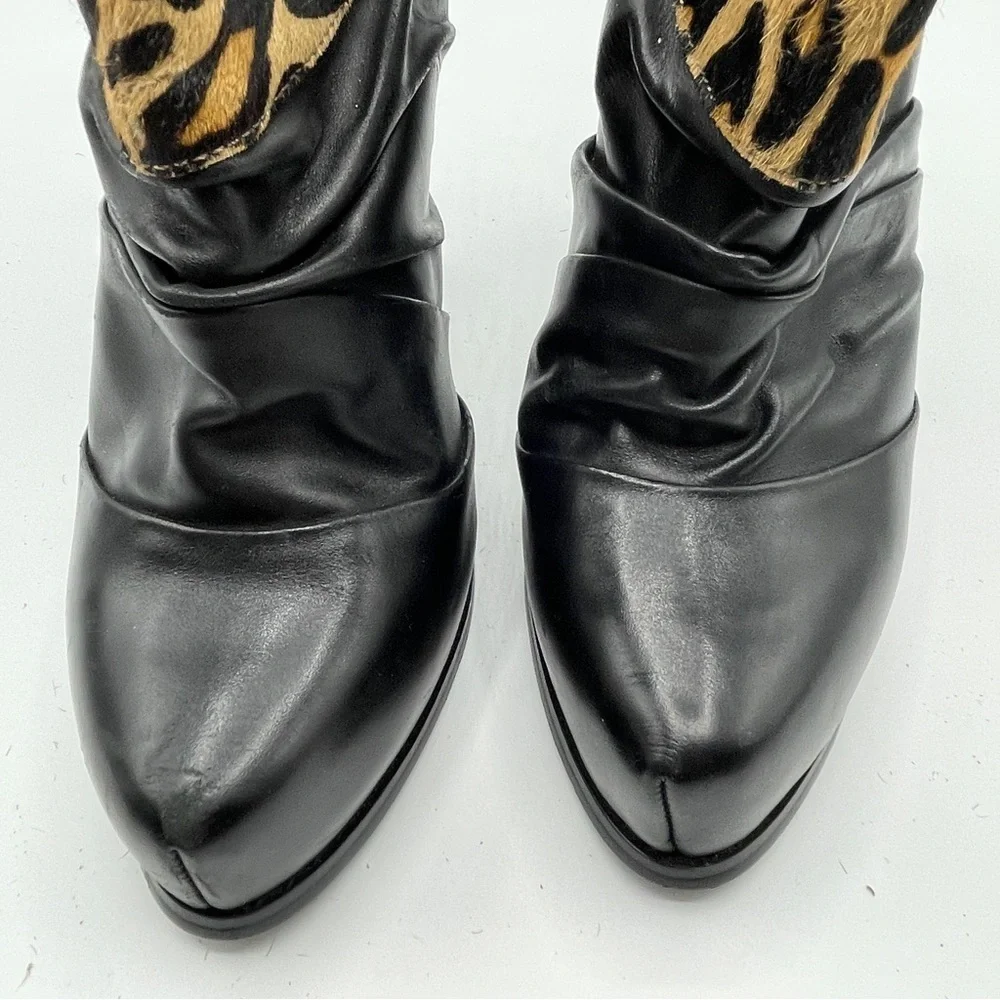 Black leather leopard cuff ankle booties EU size 39 Brand 5l48 from Saks 5th Ave